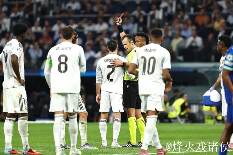 西蒙斯:罗梅罗让我主罚点球很开心;期待征战欧冠 西蒙斯:罗梅罗让我主罚点球很开心;期待征战欧冠